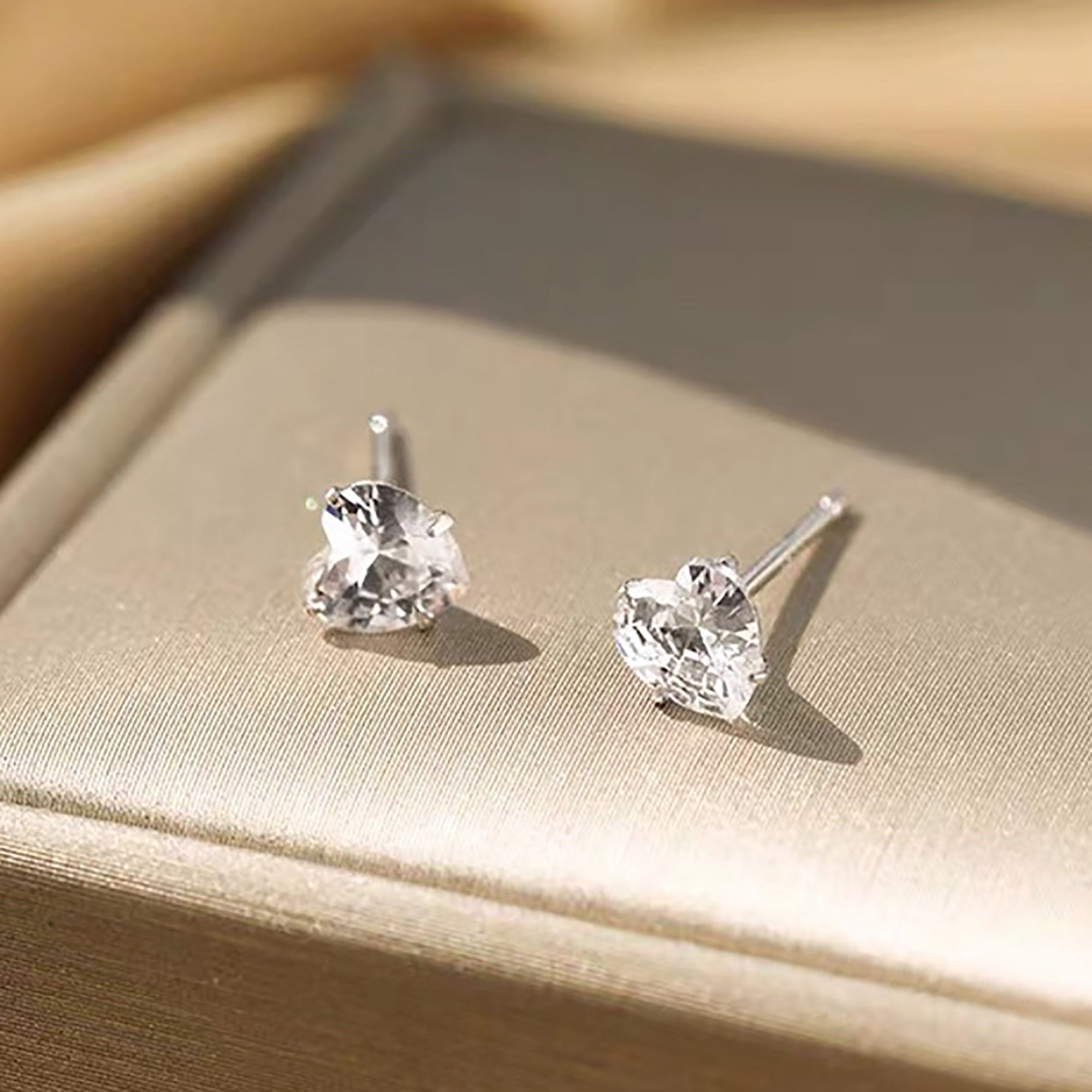 (3 / 4 / 5 mm) 925 Sterling Silver CZ Heart Stud Earrings Gift Party wedding influencer styling KOL / Youtuber / Celebrity / Fashion Icon