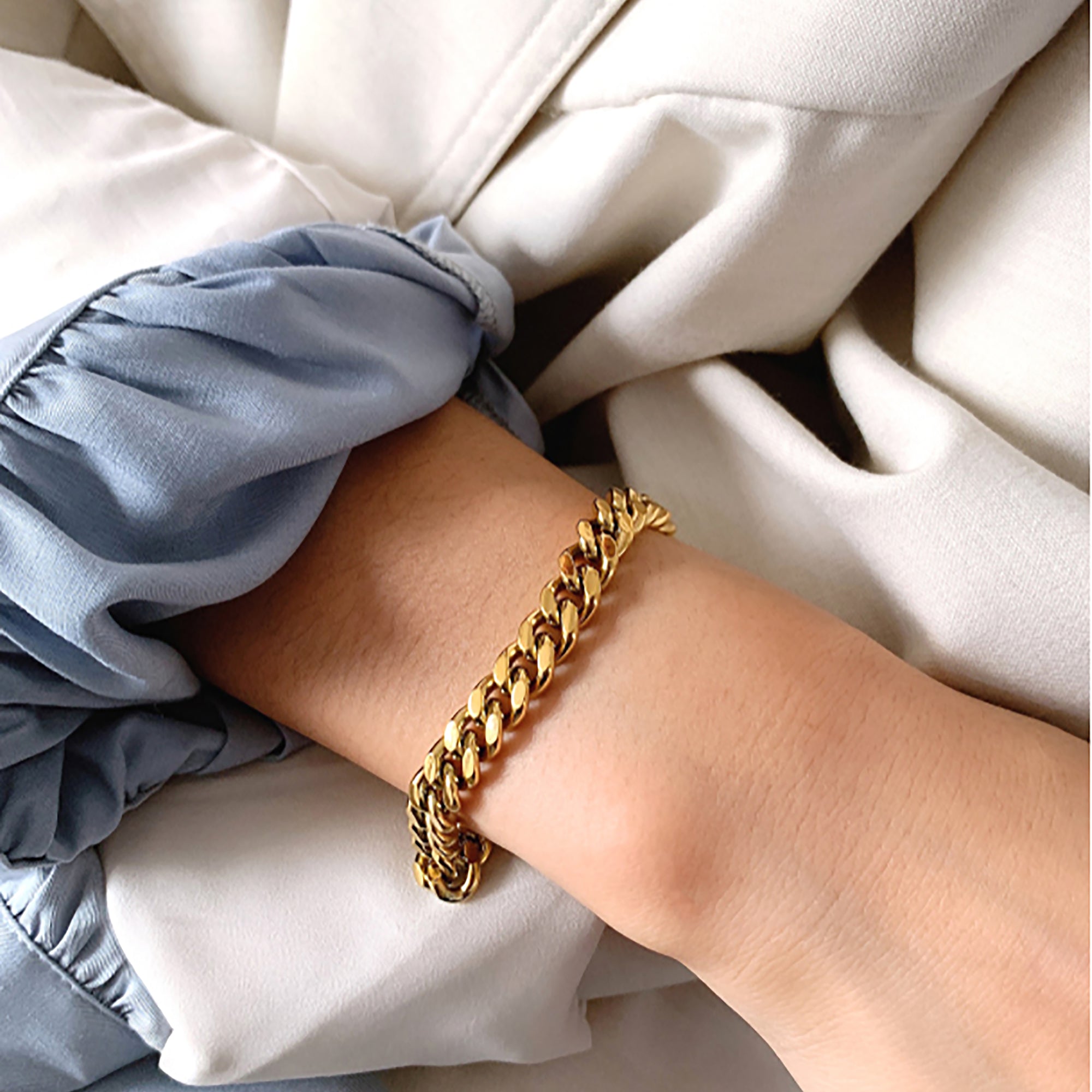 Gold Plated Metal Bracelet Gift Wedding diamond Birthday Valentine Holiday Season KOL Influencer anniversay