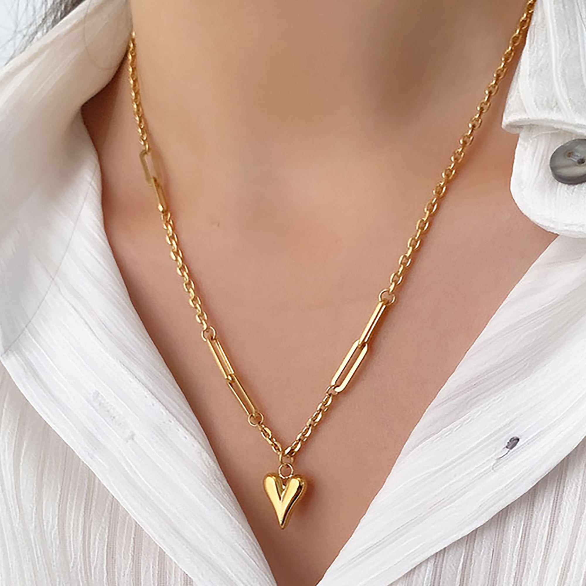 18K Gold Plated Heart Pendant Necklace Gift wedding influencer styling KOL / Youtuber / Celebrity / Fashion Icon picked