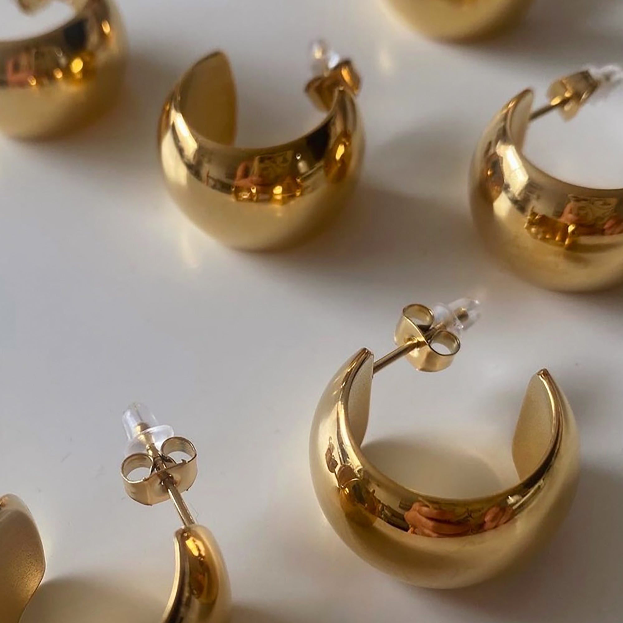 Gold Plated Hoop Earrings Gift wedding influencer styling KOL / Youtuber / Celebrity / Fashion Icon