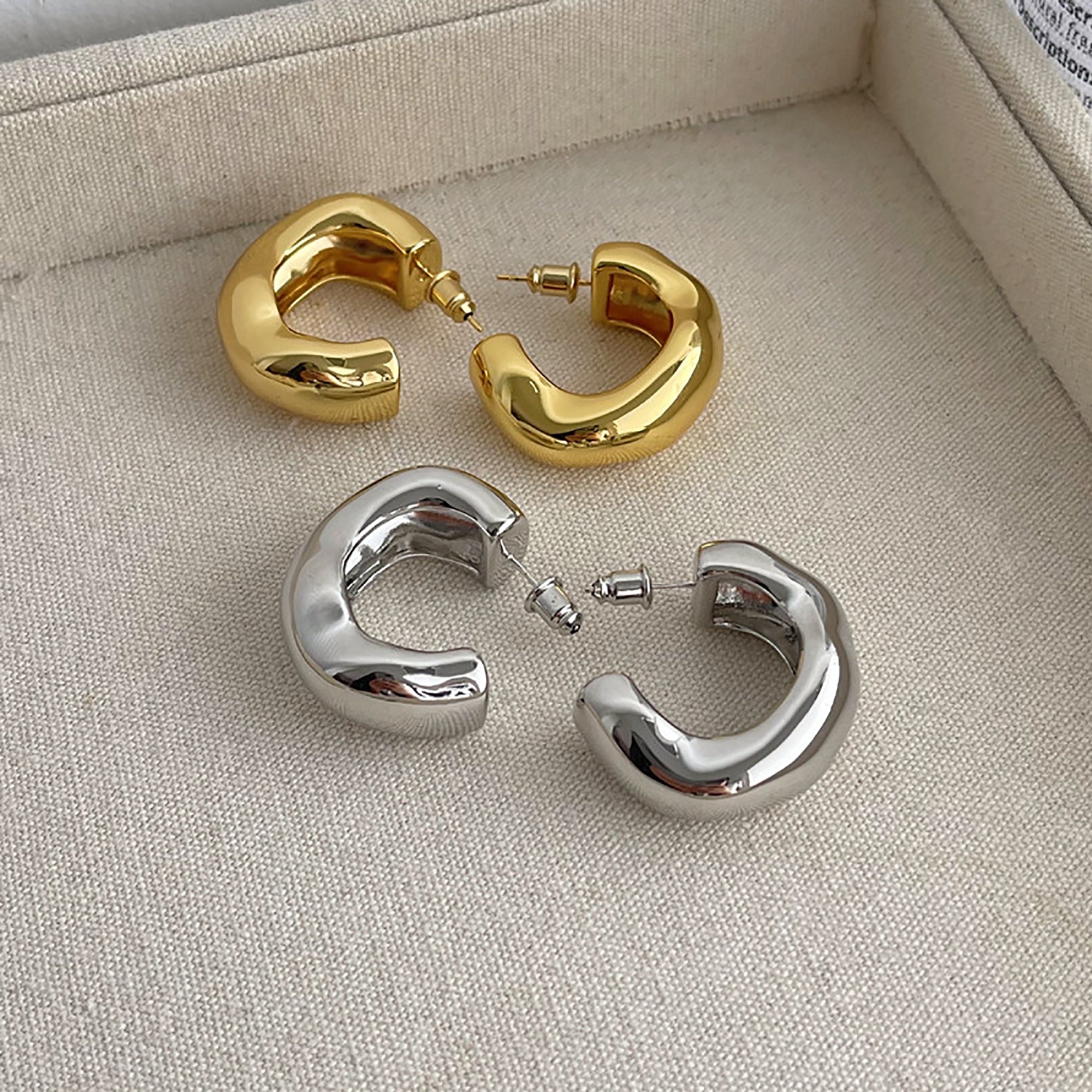 Gold Plated Chunky Hoop Earrings Gift wedding influencer styling KOL / Youtuber / Celebrity / Fashion Icon