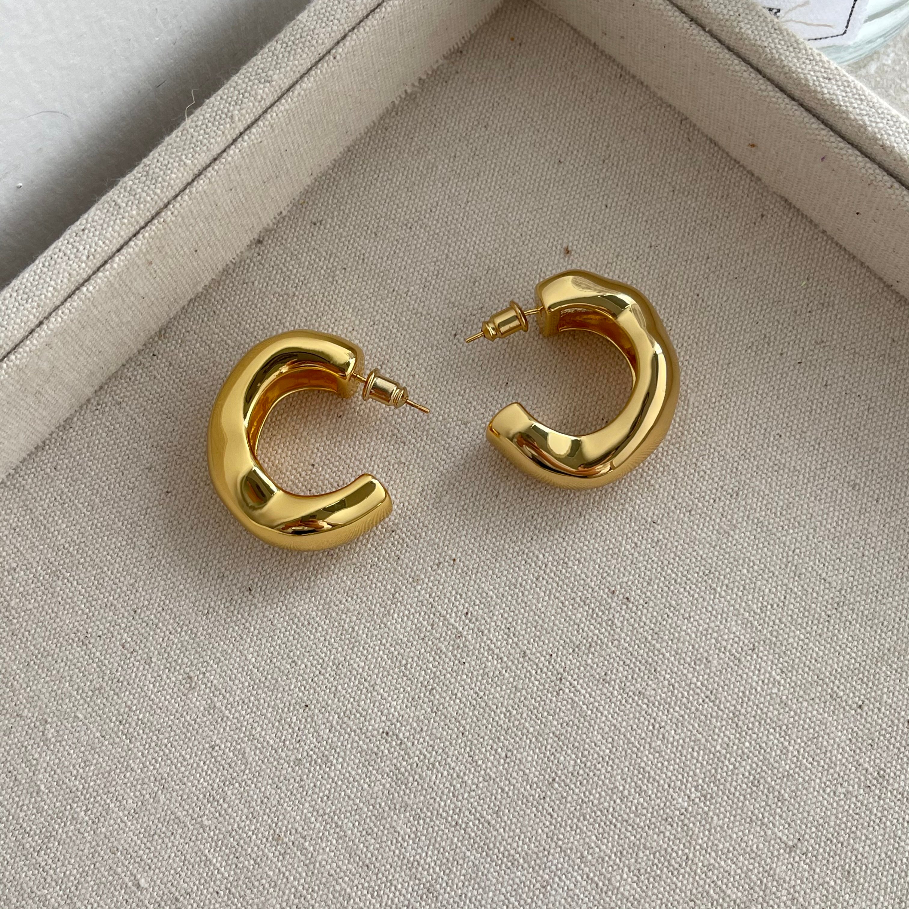 Gold Plated Chunky Hoop Earrings Gift wedding influencer styling KOL / Youtuber / Celebrity / Fashion Icon