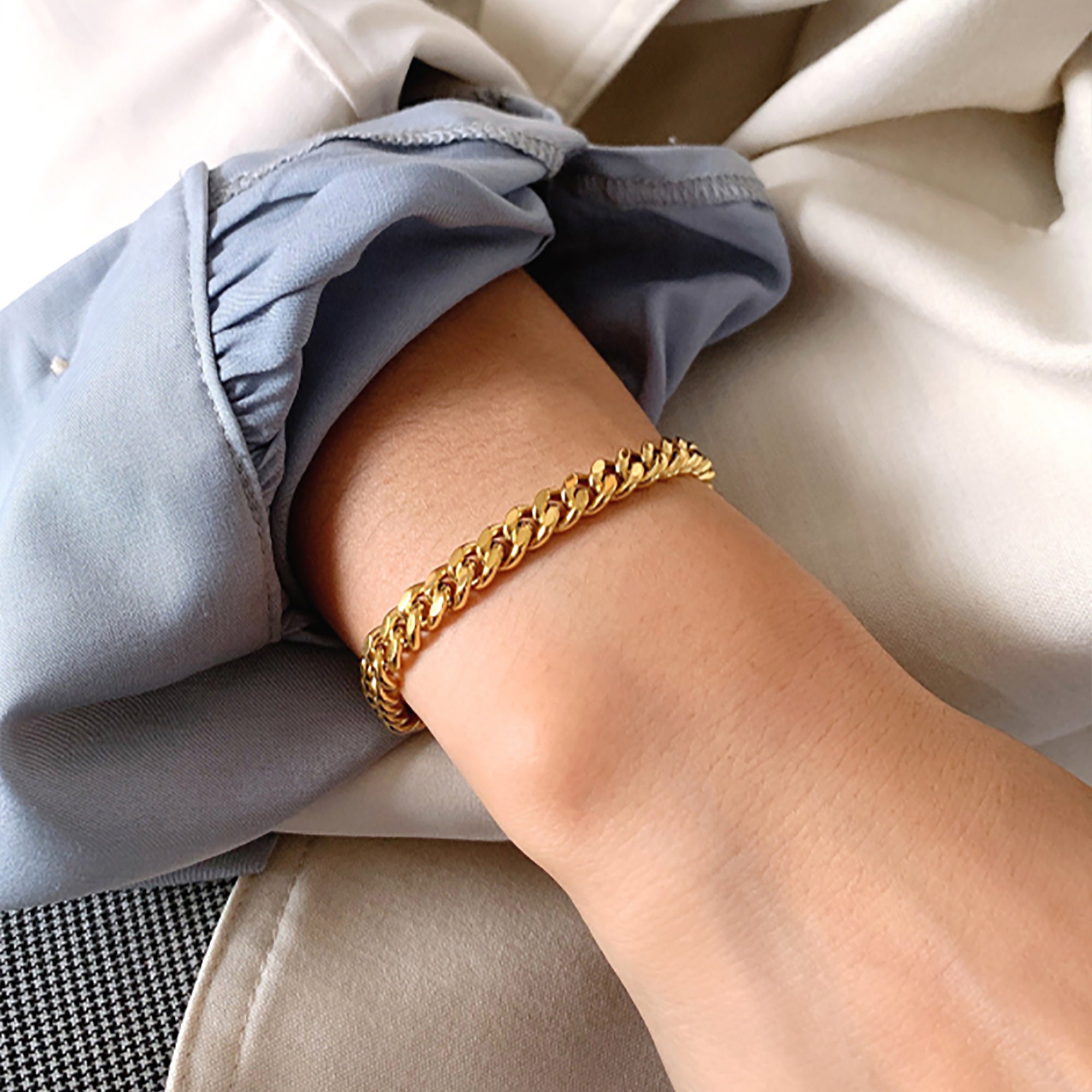 Gold Plated Metal Bracelet Gift Wedding diamond Birthday Valentine Holiday Season KOL Influencer anniversay