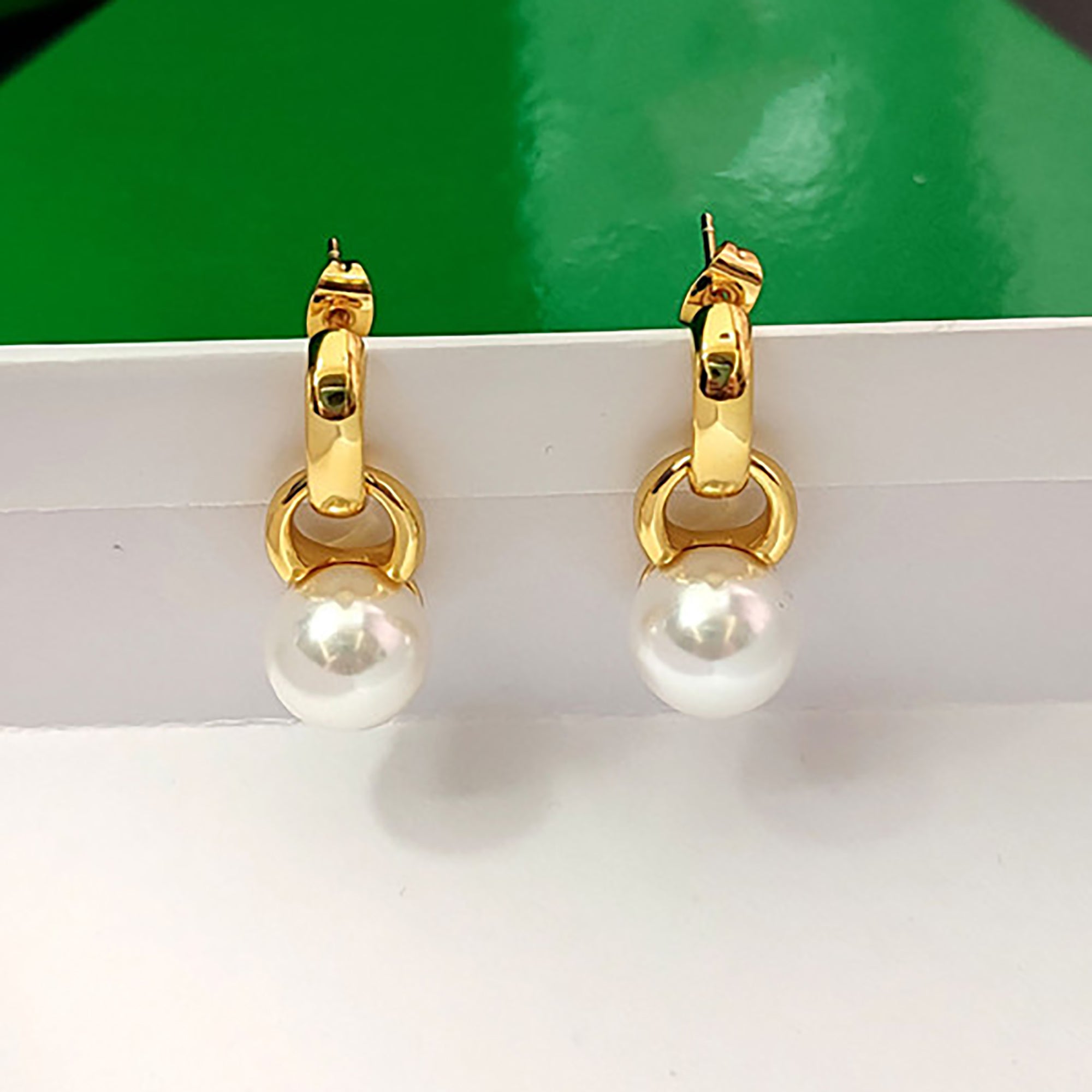 Pearl Dangle Earrings Gift wedding influencer styling KOL / Youtuber / Celebrity / Fashion Icon