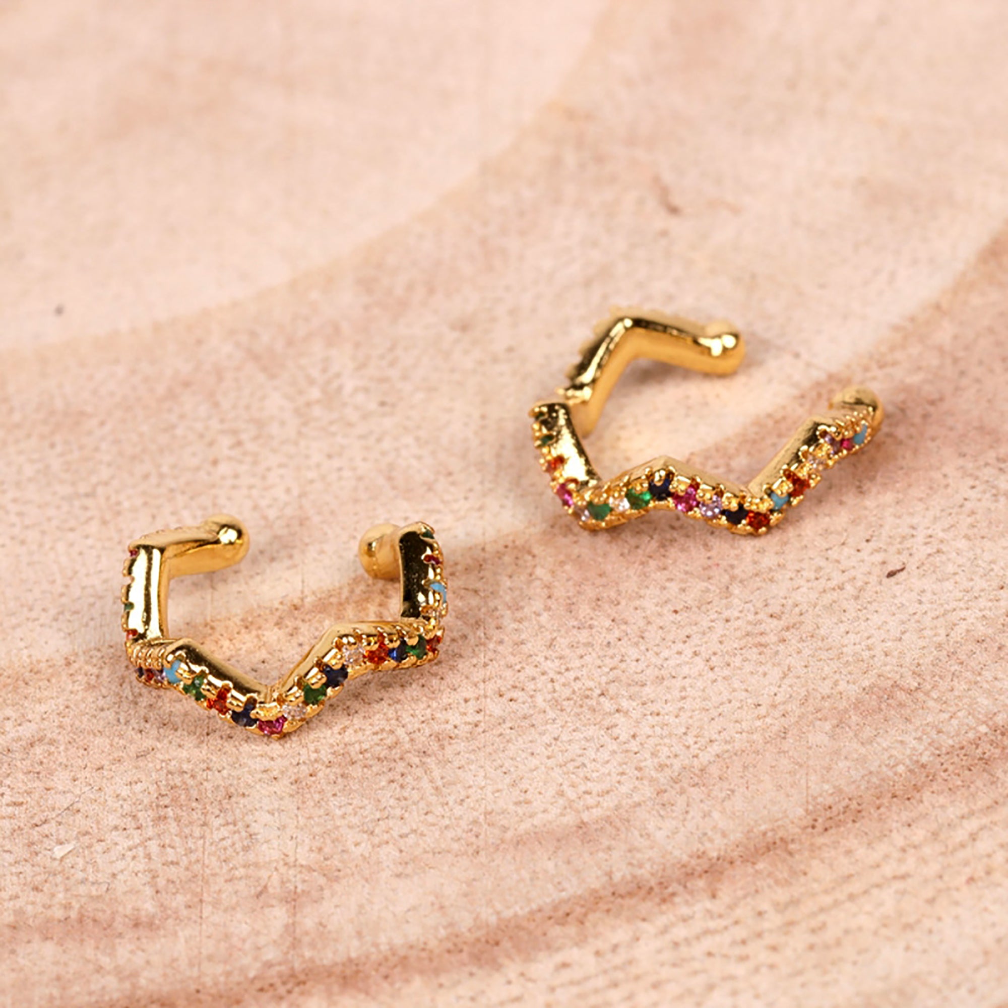 Gold Plated Color CZ ZigZag Hoop Earrings Gift wedding influencer styling KOL / Youtuber / Celebrity / Fashion Icon picked