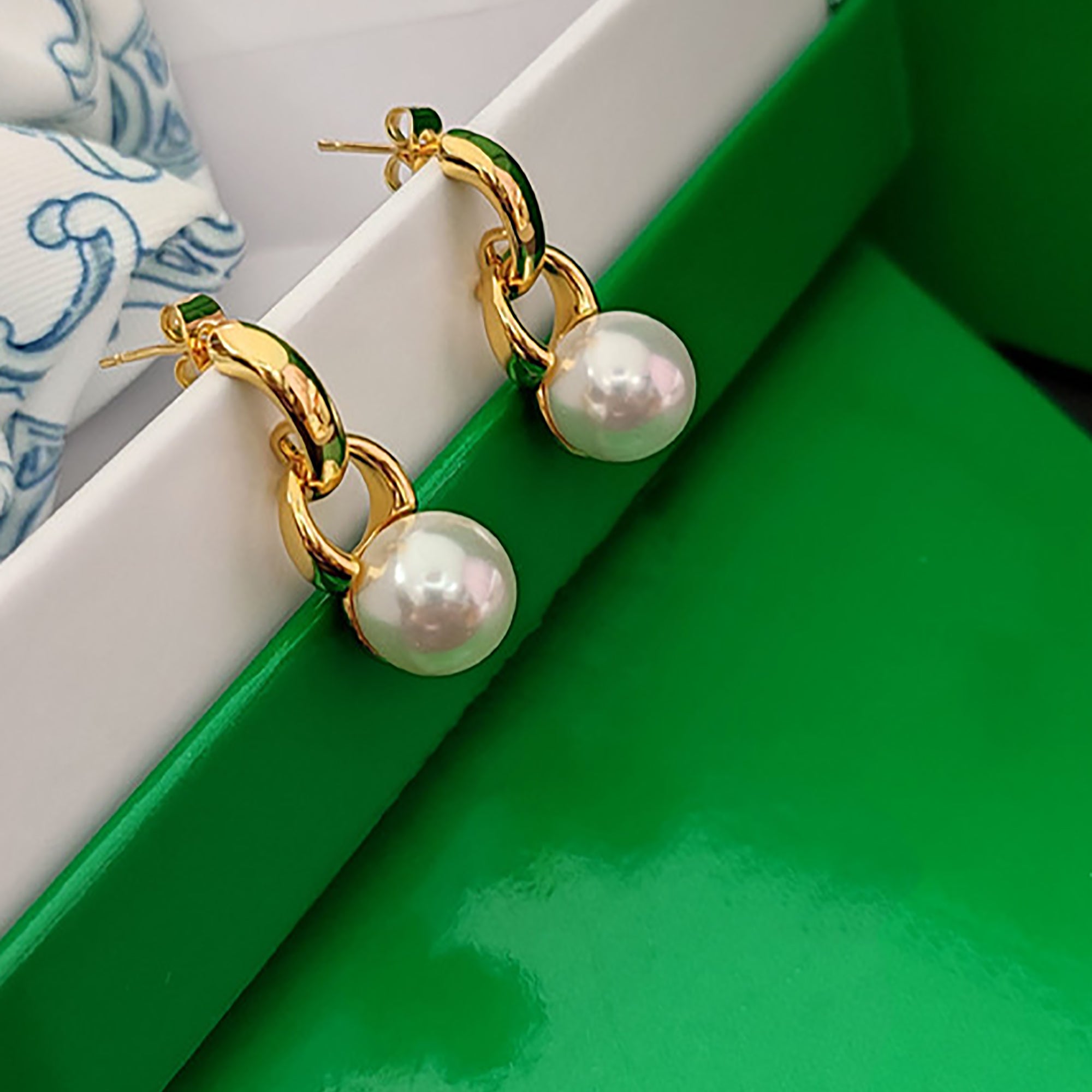 Pearl Dangle Earrings Gift wedding influencer styling KOL / Youtuber / Celebrity / Fashion Icon