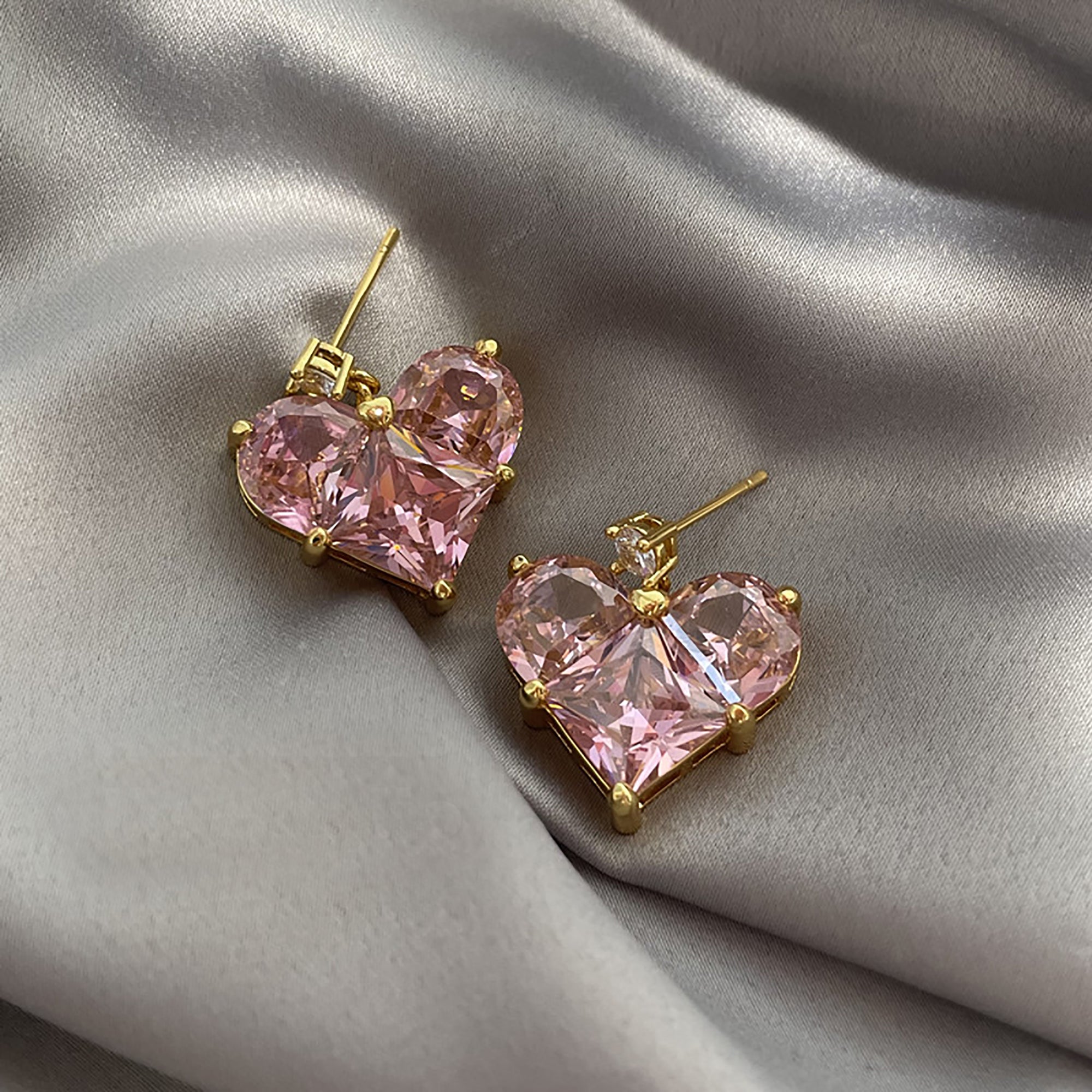 Heart CZ Dangle Earrings Gift wedding influencer styling KOL / Youtuber / Celebrity / Fashion Icon