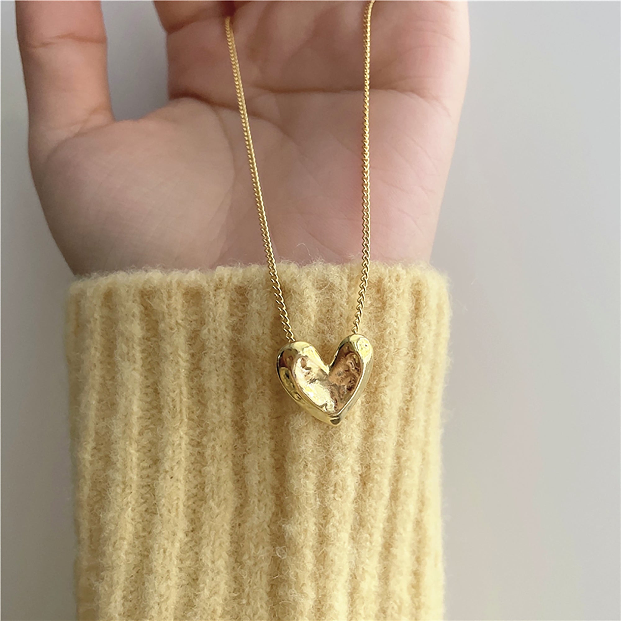 18K Gold Plated Heart Necklace Gift wedding influencer styling KOL / Youtuber / Celebrity / Fashion Icon picked