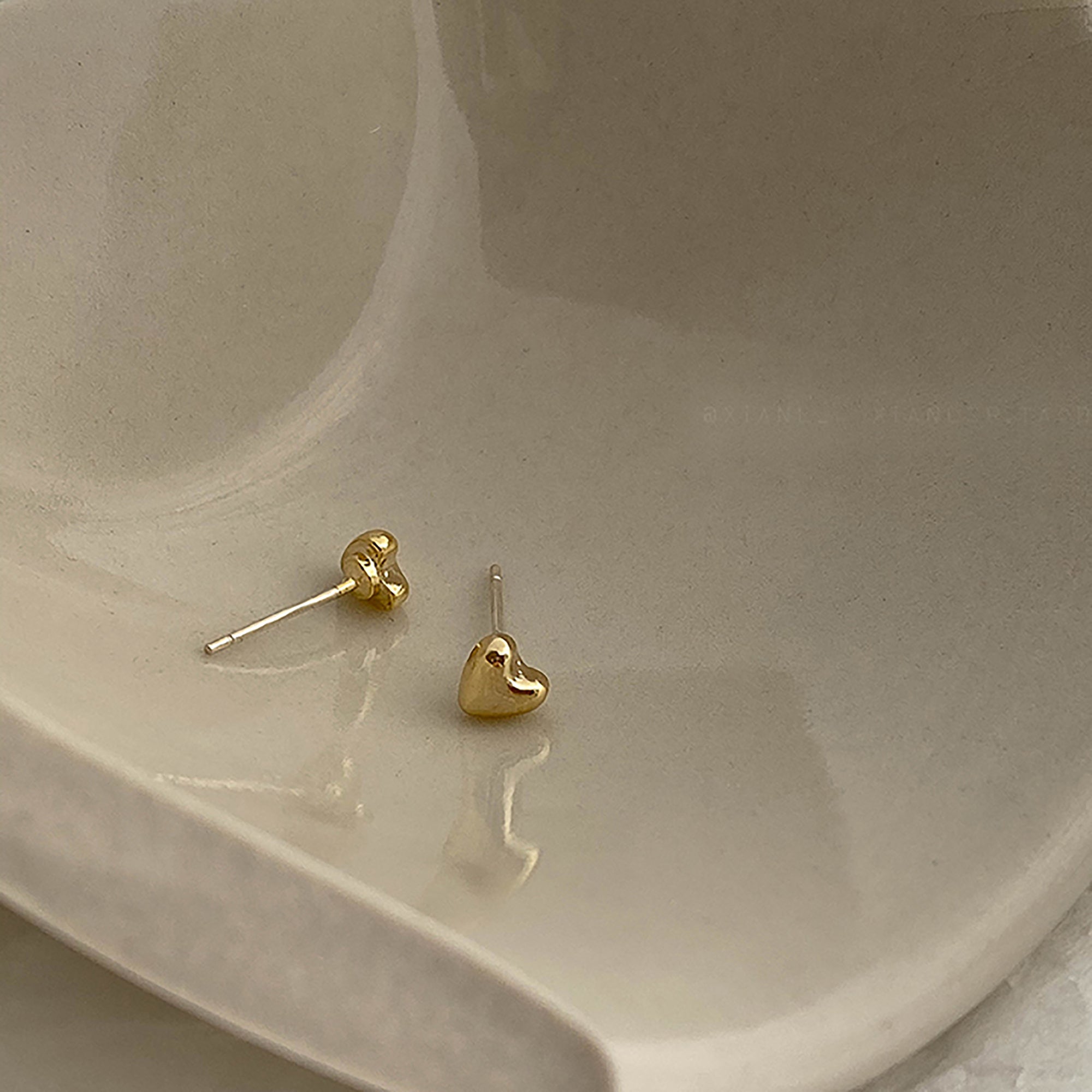 Gold Plated Mini Heart Stud Earrings Gift wedding influencer styling KOL / Youtuber / Celebrity / Fashion Icon