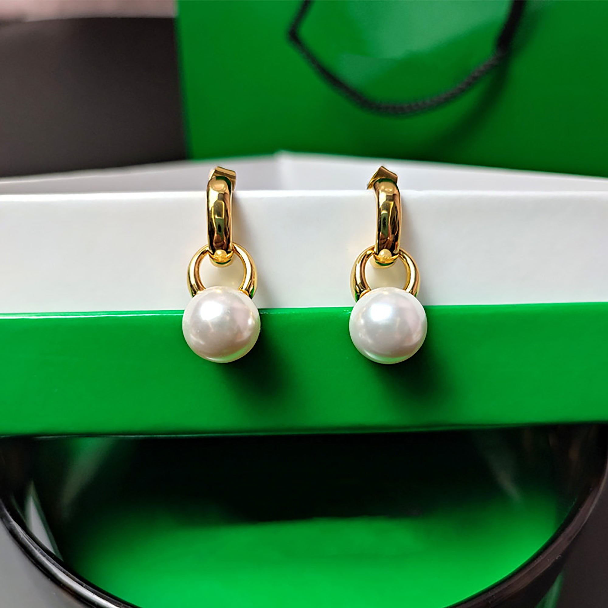 Pearl Dangle Earrings Gift wedding influencer styling KOL / Youtuber / Celebrity / Fashion Icon