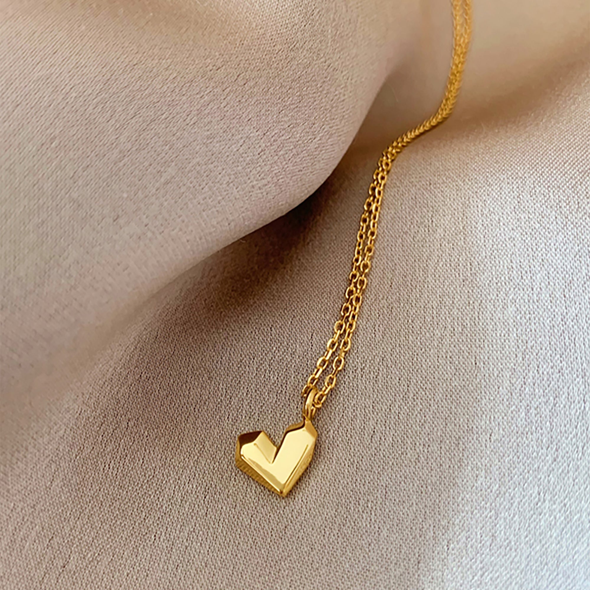 18K Gold Plated w/ Pearl Heart Pendant Layered Necklace Valentine Day Gift birthday party anniversary